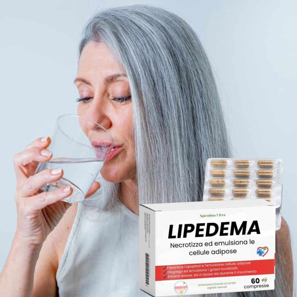 Donna anziana con capelli grigi che beve acqua accanto a un integratore Lipedema.